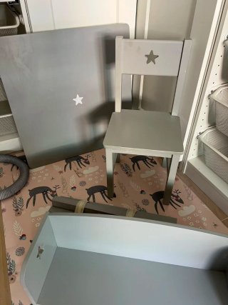 Conjunto infantil Vertbaudet: mesa, silla y estant