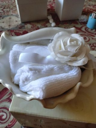Bomboniera con fiore bianco