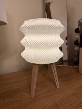 Candeeiro de mesa moderno
