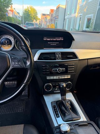 Mercedes-Benz 220 2012