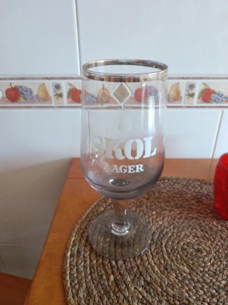 Copa de cristal Skol Lager dorada