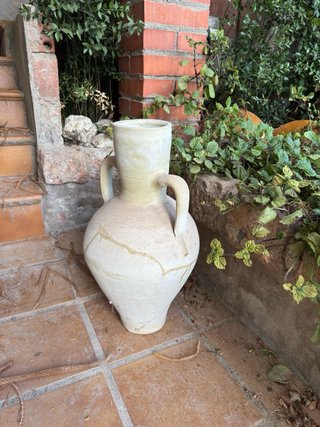 Cántaro de cerámica con dos asas