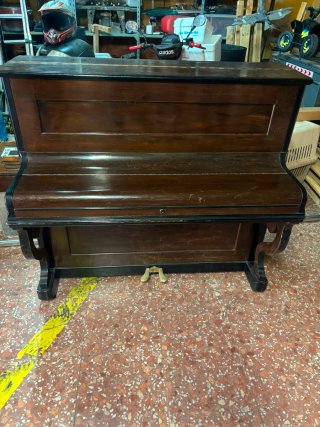 Piano Antiguo Piazza Sevilla