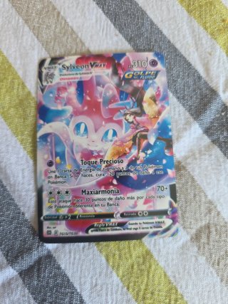 Carta Pokémon Sylveon VMAX TG15/TG30