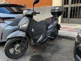 Peugeot Tweet 125 GT Gris