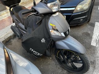 Peugeot Tweet 125 GT Gris