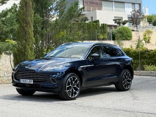 Aston Martin DBX 2021