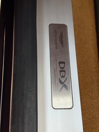 Aston Martin DBX 2021
