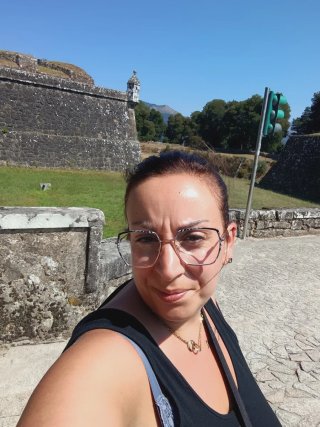 Busco persona a cuidar y limpieza del hogar.