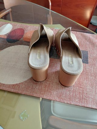 Zapatos de tacón madera ante marrón