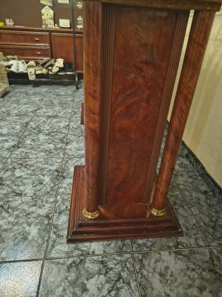 Mesa de comedor de cristal y madera