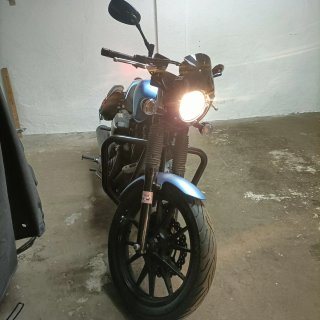 Yamaha XV950 - Moto Cruiser Azul Perfecto estado.