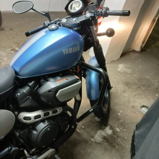 Yamaha XV950 - Moto Cruiser Azul Perfecto estado.