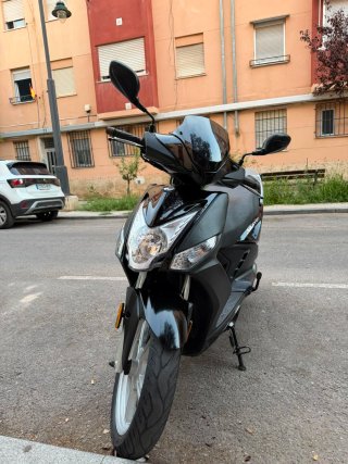 Moto 125cc Scooter Negra