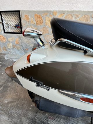 Aprilia Habana Custom 49cc Scooter