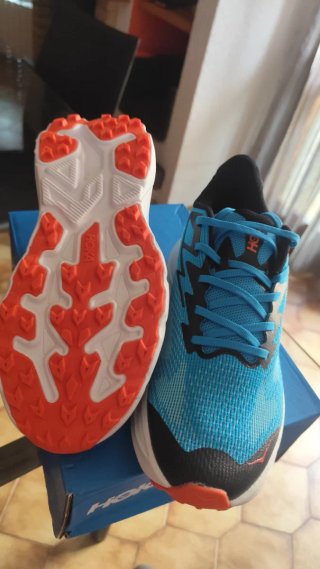 Hoka Challenger 8 Talla