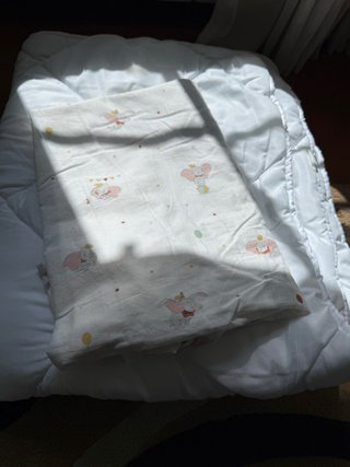 Cuna madera + colchón y ropa