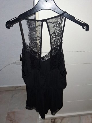 Mono Oysho negro encaje