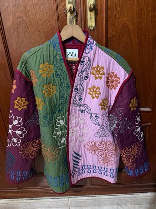 Chaqueta Zara Roja Talla XS , talla como una S.