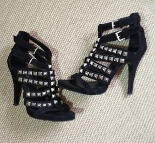 Sandalias Zara Tacón Tachuelas