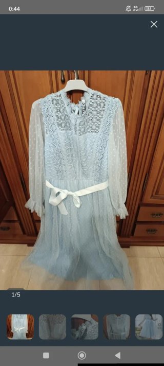 Vestido de tul azul con lazo