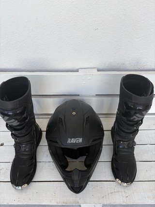 Botas y Casco Moto Cross raven