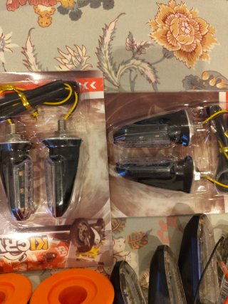 Lote Accesorios Moto: Espejo, Puños, Luces