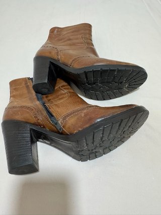 Botines de tacón marrones