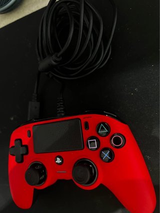 Mando Nacon PS4 Wired Rojo - Como Nuevo