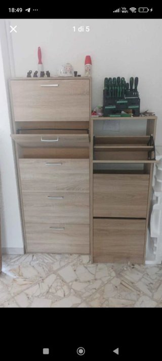 Scarpiera in legno beige e marrone