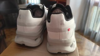 On Cloud Tilt Talla 43