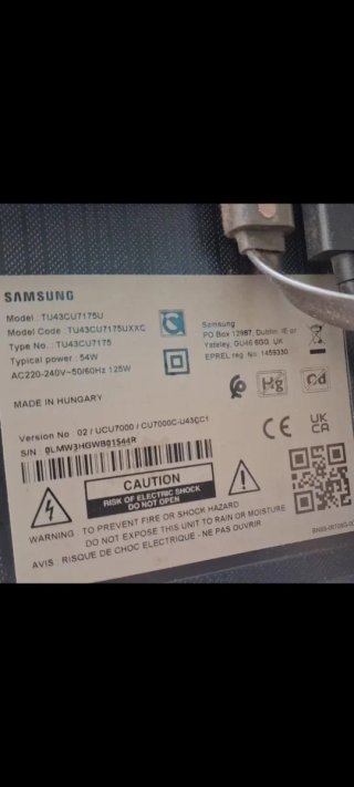 TV Samsung 43" smart tv con golpe en la pantalla