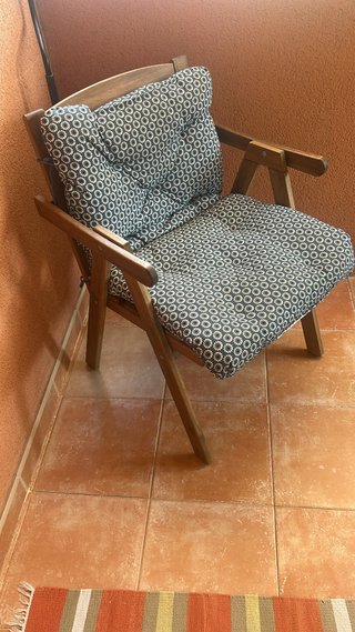Mesa y 4 sillones Teka exterior con cojines