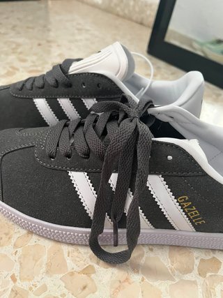 Adidas Gazelle Zapatillas Gris oscuro y Blancas