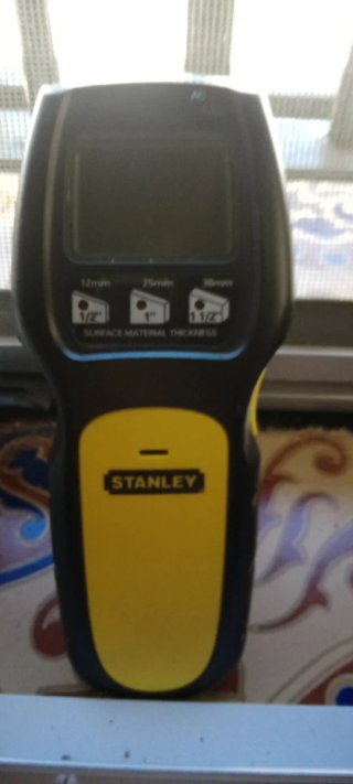 Detector de metales Stanley
