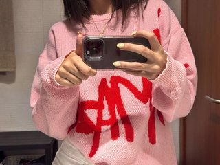Jersey Shein rosa con gráfico rojo estilo Y2K