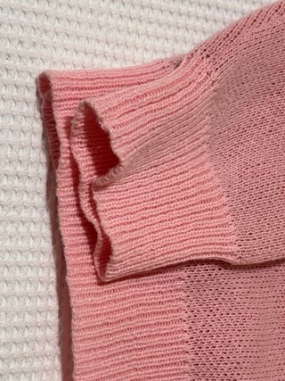 Jersey Shein rosa con gráfico rojo estilo Y2K