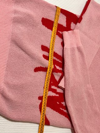Jersey Shein rosa con gráfico rojo estilo Y2K