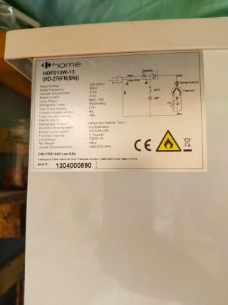 Refrigerador blanco con congelador