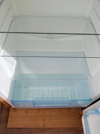 Refrigerador blanco con congelador
