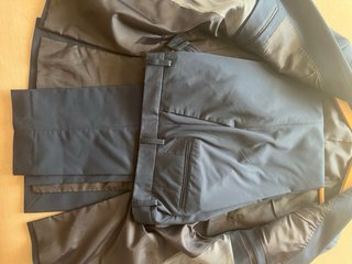 Traje de hombre azul Chaqueta talla 52 Pantalón 40