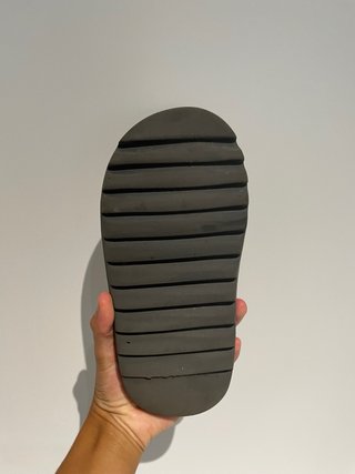 Chanclas Adidas Yeezy Slide Gris