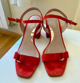 Sandalias de tacón coral