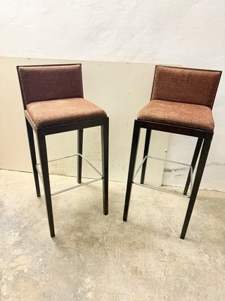 2 taburetes altos Tipo Bar