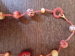 Set Collana e Orecchini Beige Rosso