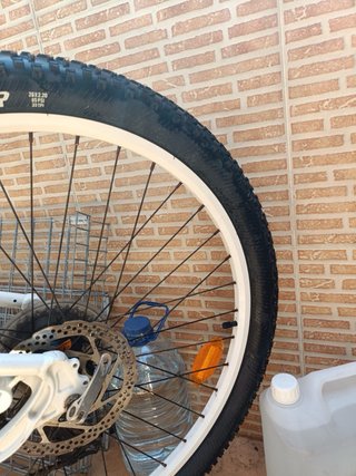 Bicicleta BH Blanca y Azul