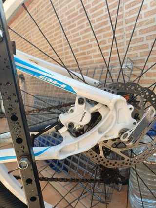 Bicicleta BH Blanca y Azul