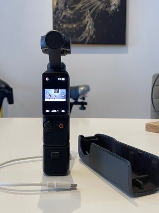 DJI Osmo Pocket 3 con cargador y funda