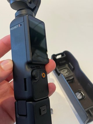 DJI Osmo Pocket 3 con cargador y funda