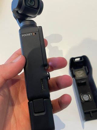 DJI Osmo Pocket 3 con cargador y funda